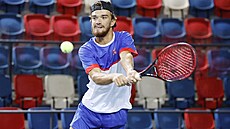Tenista Tomá Machá pi tréninku ped baráí Davis Cupu s Izraelem