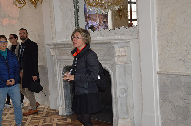 <p>Doslova natřískáno bylo v obnoveném Clam-Gallasově paláci. Ve státní svátek 28. září zde pražská marketingová organizace Prague City Tourism a. s. pořádala komentované prohlídky v rámci časových vstupenek. Na mnoho zájemců, kteří dorazili tzv. „na bli