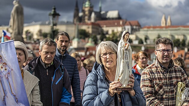 Svatovclavsk putovn Prahou s palladiem zem esk, obrazem Staroboleslavsk madony, kter je po stalet jednm ze symbol esk sttnosti. (27. z 2022)