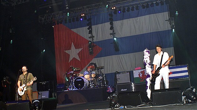 Zbr z koncertu Manic Street Preachers v Havan (17. nora 2001)