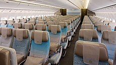 Tída Economy v letadle Boeing 777-200LR spolenosti Emirates