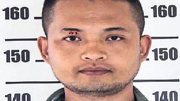tyiaticetilet nkdej policista Panya Khamrab, jen ve kolce v Thajsku zabil nkolik destek lid. (6. jna 2022)