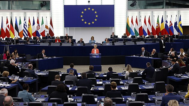 Předsedkyně Evropské komise Ursula von der Leyenová má proslov v Evropském... Předsedkyně Evropské komise Ursula von der Leyenová má proslov v Evropském...