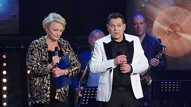 Regina Rzlov a Pavel Vtek na narozeninovm koncert zpvka (Praha, 30. z 2022)