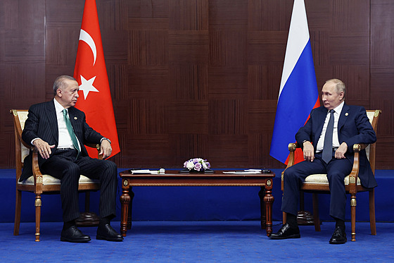 Ruský prezident Vladimir Putin a turecký prezident Recep Tayyip Erdogan na...