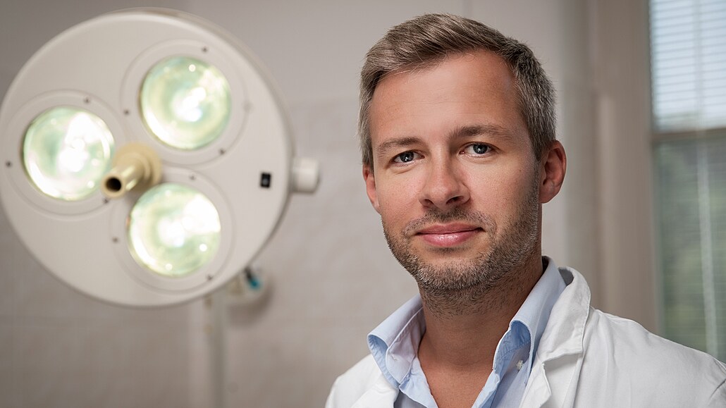 Filip Rob,  pednosta a primá Dermatovenerologické kliniky 2. lékaské fakulty...