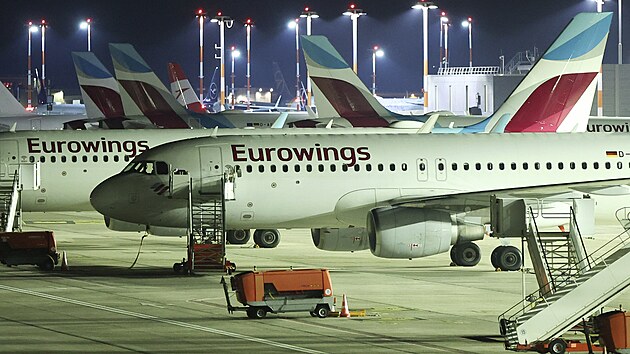 Stávka pilotů nízkonákladových aerolinek Eurowings za lepší pracovní podmínky (17. října 2022)