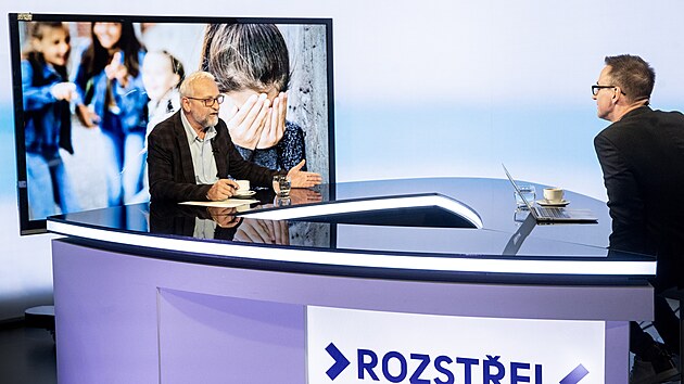 Hostem poadu Rozstel je LadislavHrzal, kolsk ombudsman. (11. jna 2022)