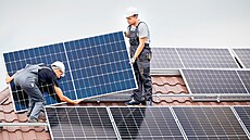 Fotovoltaické panely a tepelná erpadla slibují pomoc v energetické krizi. K...