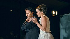 Marta Kubiová s Anetou Langerovou v komorním muzikálu Touha jménem Einodis