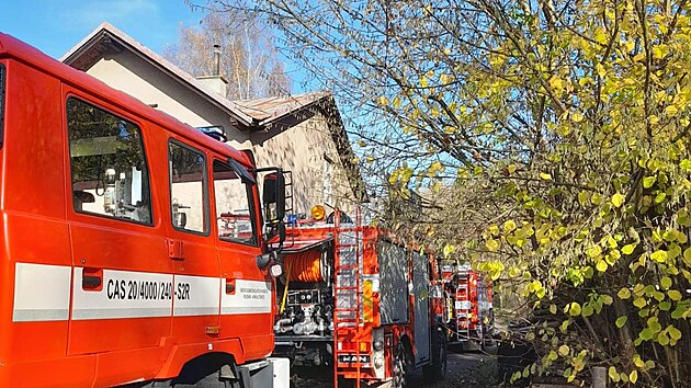 V bytě v Hostinném hořelo. (8. 11. 2022)