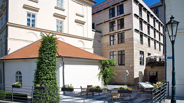 Americk CNBC aktualizovalo v jnu 2022 svj pravideln ebek Best Hotels for Business Travelers. Prvn pku v esk republice si zajistil Four Seasons Hotel Prague.