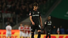 Adam Hloek z Leverkusenu v utkání proti Kolínu nasd Rýnem.