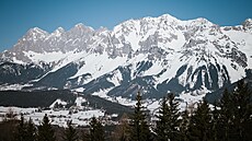 Stovky kilometrů sjezdovek a běžkařských tratí potěší i toho nejnáročnějšího... Stovky kilometrů sjezdovek a běžkařských tratí potěší i toho nejnáročnějšího...