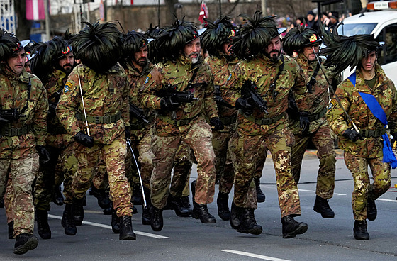 Lotysko oslavovalo vyhláení nezávislosti vojenskou pehlídkou. (18. listopadu...