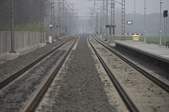 Z Rosic nad Labem do Stéblové u vlaky od 15. listopadu vyuívají dv koleje.