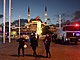 Tureck bezpenostn sloky vyetuj tok na td Istiklal v Istanbulu. (13....