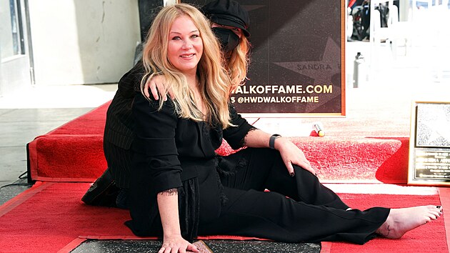 Christina Applegate na odhalen sv hvzdy na hollywoodskm chodnku slvy (Los Angeles, 14. listopadu 2022)