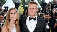 Jennifer Anistonová a Brad Pitt (13. kvtna 2004)