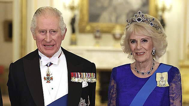 Britsk krl Karel III. a krlovna cho Camilla na banketu v Buckinghamskm palci u pleitosti nvtvy jihoafrickho prezidenta (Londn, 22. listopadu 2022)