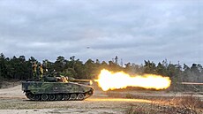 Ostré střelby z obrněnců CV90 na švédském strategickém ostrově Gotland