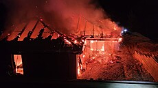 Oheň rychle zachvátil celý dům. (3. května 2022) Oheň rychle zachvátil celý dům. (3. května 2022)
