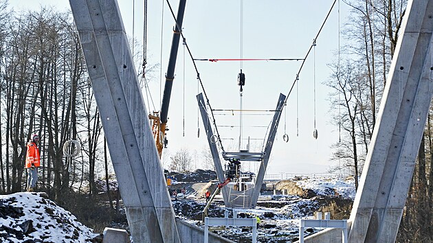 Visutý most bude dlouhý přes 100 metrů.