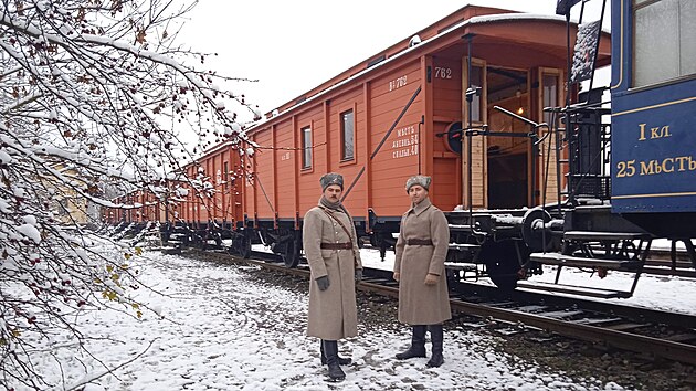 Leton pou legiovlaku po esk republice skonila. Replika obrnnho vlaku o 14 vozech bude pes zimu odpovat v Nanech na Plzesku.