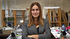 Darina Ermisová je majitelkou společnosti Dara bags, vyrábějící kabelky,... Darina Ermisová je majitelkou společnosti Dara bags, vyrábějící kabelky,...