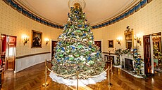 Hlavním tématem letoní vánoní výzdoby Bílého domu ve Washingtonu je spojení...