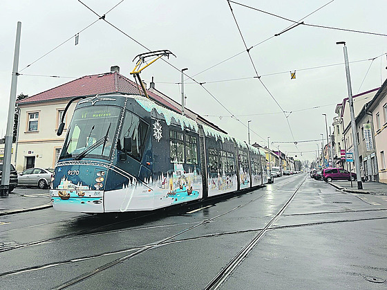 Nazdobené tramvaje budete potkávat a do 6. ledna.