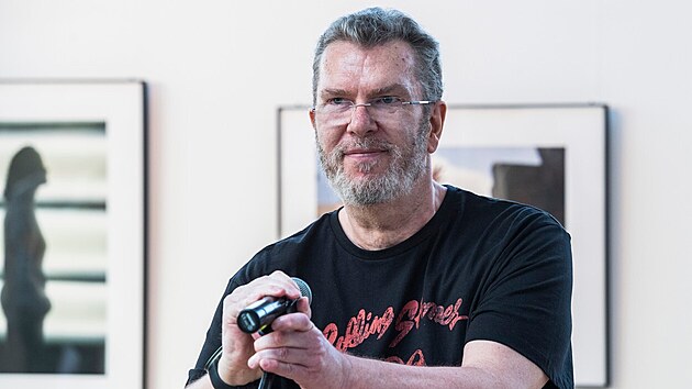 Richard Mller na vernisi svch fotografi (Bratislava, kvten 2022)