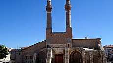 Z pvodní náboenské koly (medresy) ve mst Sivas zstalo ji jen prelí.