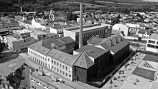 Letecký pohled na areál továrny
