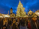 Na Staromstském námstí v Praze se v sobotu rozsvítil vánoní strom. (26....