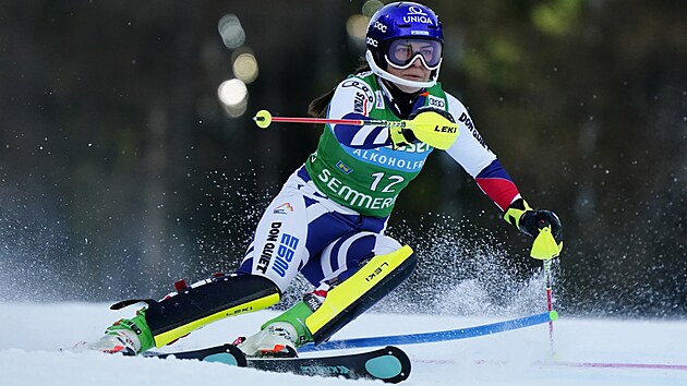 Martina Dubovsk na trati slalomu v Semmeringu.