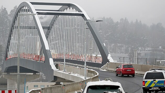 Na most, který spojuje Blansko se Starým Blanskem přes železniční koridor, město čekalo 70 let.