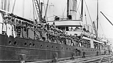 SS Warrimoo pi nakládání Novozélandského (Maorského) enijního praporu