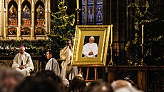 Mi za Benedikta XVI. v Katedrále svatého Víta celebroval arcibiskup Jan...