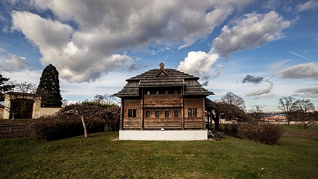 Masarykův včelín v Lumbeho zahradě, Pražský hrad. Typ včelích úlů zaujal prezidenta Masaryka na dovolené na Slovensku v obci Trnávka. (3. ledna 2023)