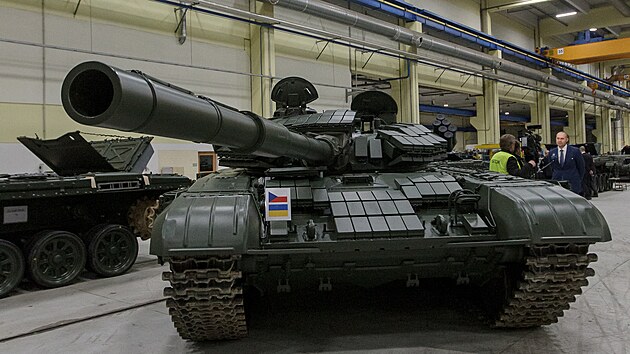 Šternberská zbrojovka Excalibur Army se specializuje na vývoj, výrobu a modernizaci těžké vojenské techniky. Na snímku modernizovaný tank T-72.