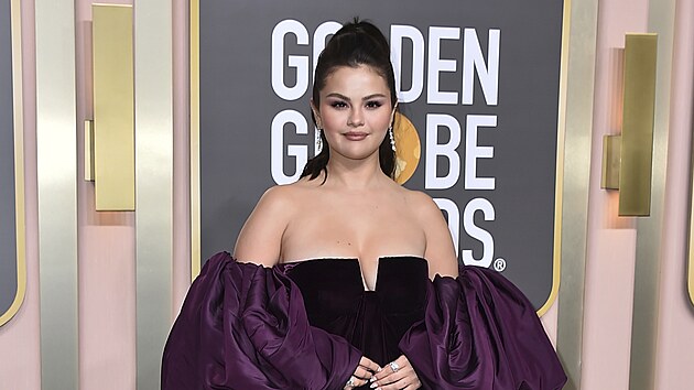 Selena Gomezov na Zlatch glbech (Los Angeles, 10. ledna 2023)