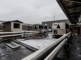 Pípravy na demolici budovy bývalého Telecomu na praském ikov (24. ledna...