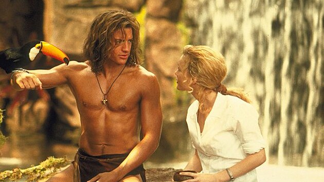 Brendan Fraser a Leslie Mannov&aacute; ve filmu Kr&aacute;l džungle (1997)