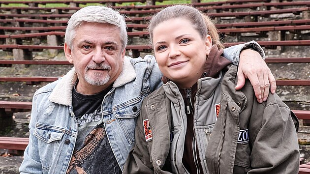 Michal Suchnek a Berenika Suchnkov v serilu Zoo (2023)