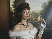 Vicky Kriepsová jako půvabná císařovna