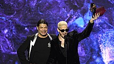 Robert Trujillo a Andrew Watt pebírají Grammy pro Ozzyho Osbournea