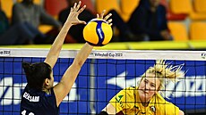 Michaela Nečasová (vpravo) z Liberce a Maria Genitsaridiová z Olympiakosu Michaela Nečasová (vpravo) z Liberce a Maria Genitsaridiová z Olympiakosu