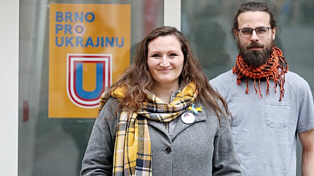 Klára Ležatková (vlevo) a Jan Cimr koordinují a organizují pomoc pro Ukrajinu.