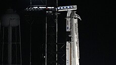 Raketa Falcon 9 s lodí Crew Dragon pipravená k misi Crew-6